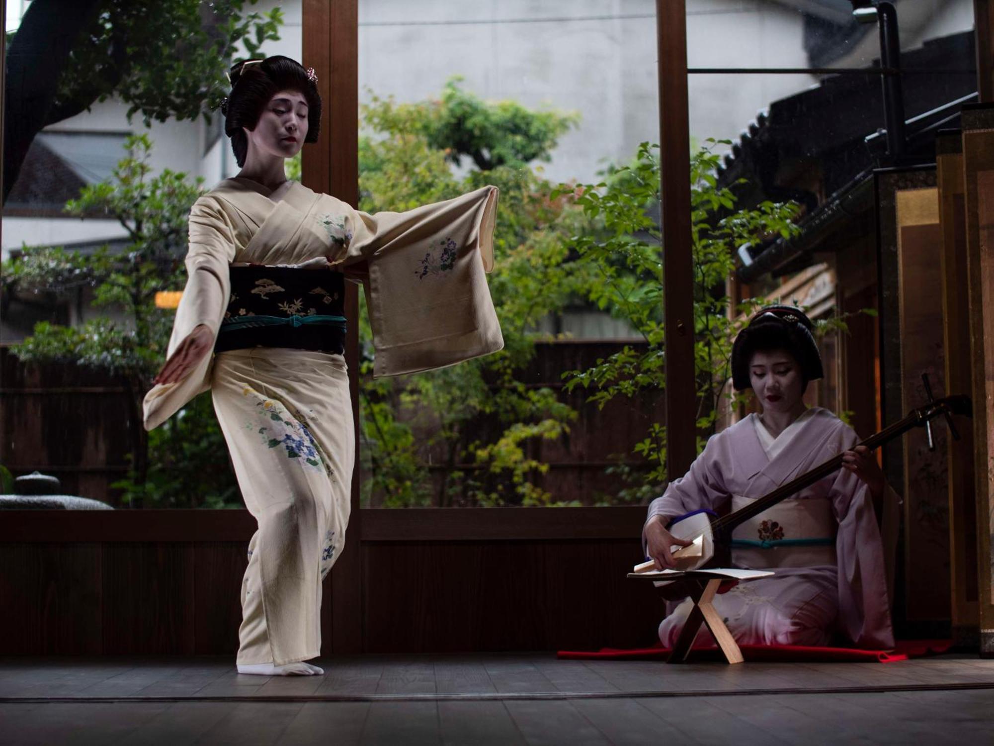 Hyatt Centric Καναζάουα Εξωτερικό φωτογραφία A scene from a traditional Japanese dance