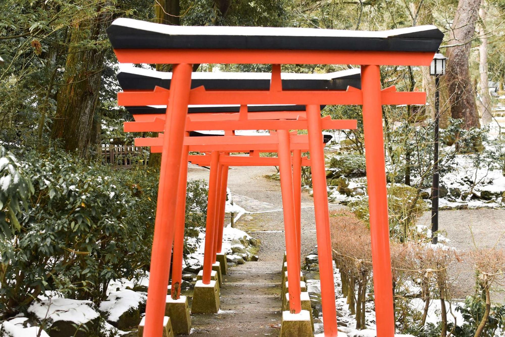 Hyatt Centric Καναζάουα Εξωτερικό φωτογραφία Torii at the shrine